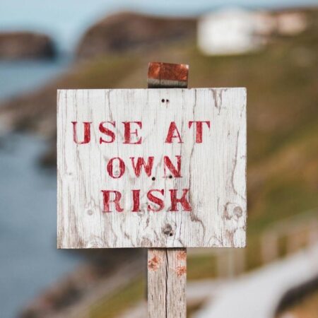 low-risk experiments, human risk behavior, risk aversion psychology, decision making under risk, behavioral economics risk, curiosity and risk-taking, risk experiment motivation, psychological risk factors, low-stakes experiments, human curiosity risk